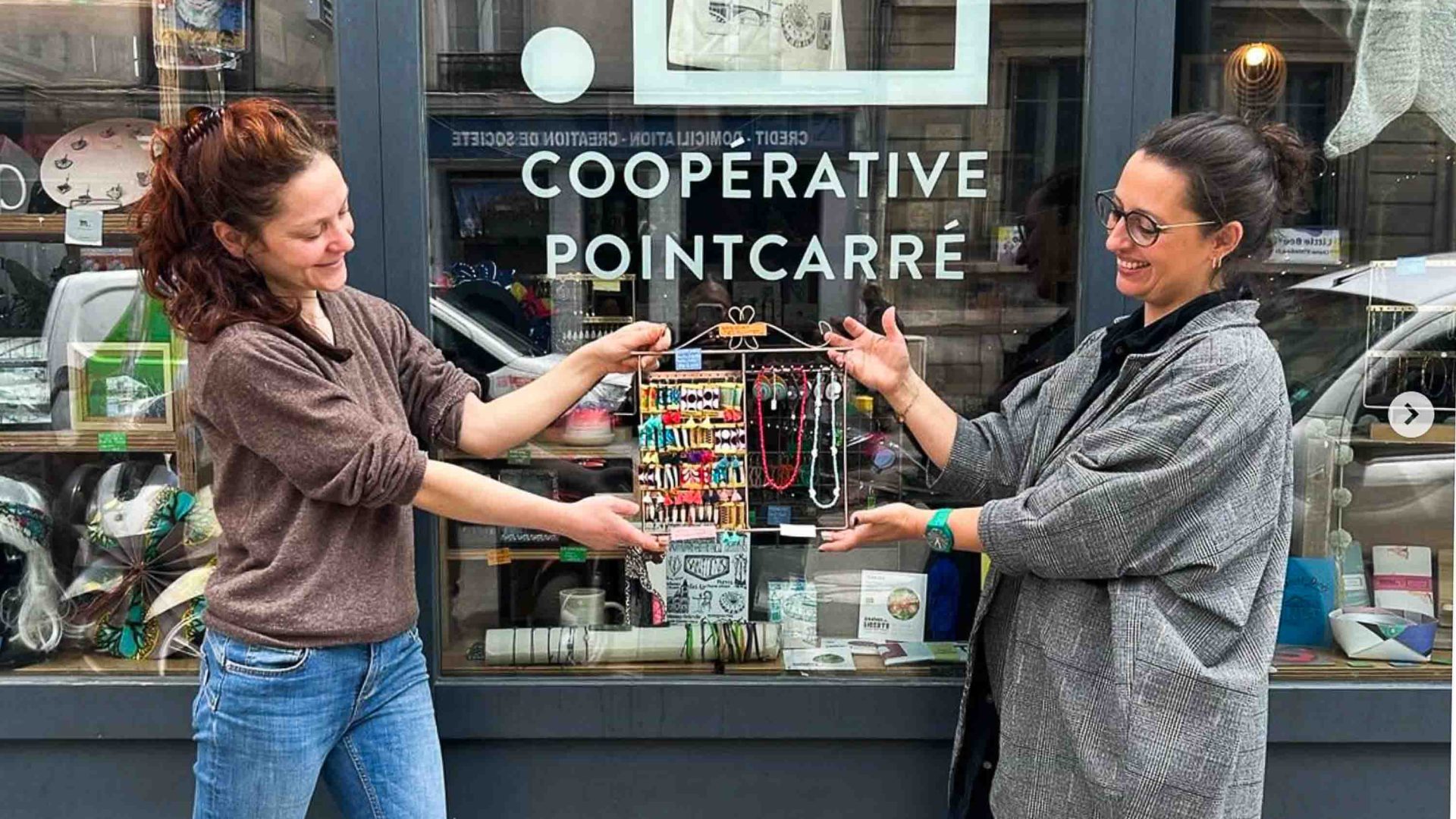 Two women out the front of Cooperative Pointcarré.